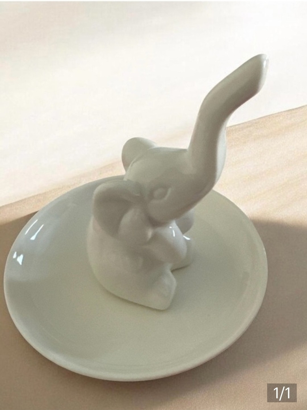 White Ceramic Elephant Ring Holder Dish $18 NIB